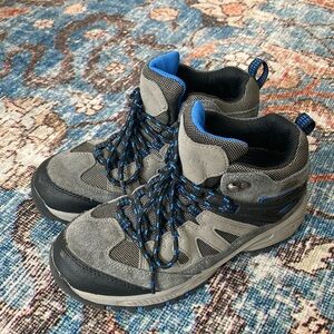 Perry Ellis hiking waterproof boots